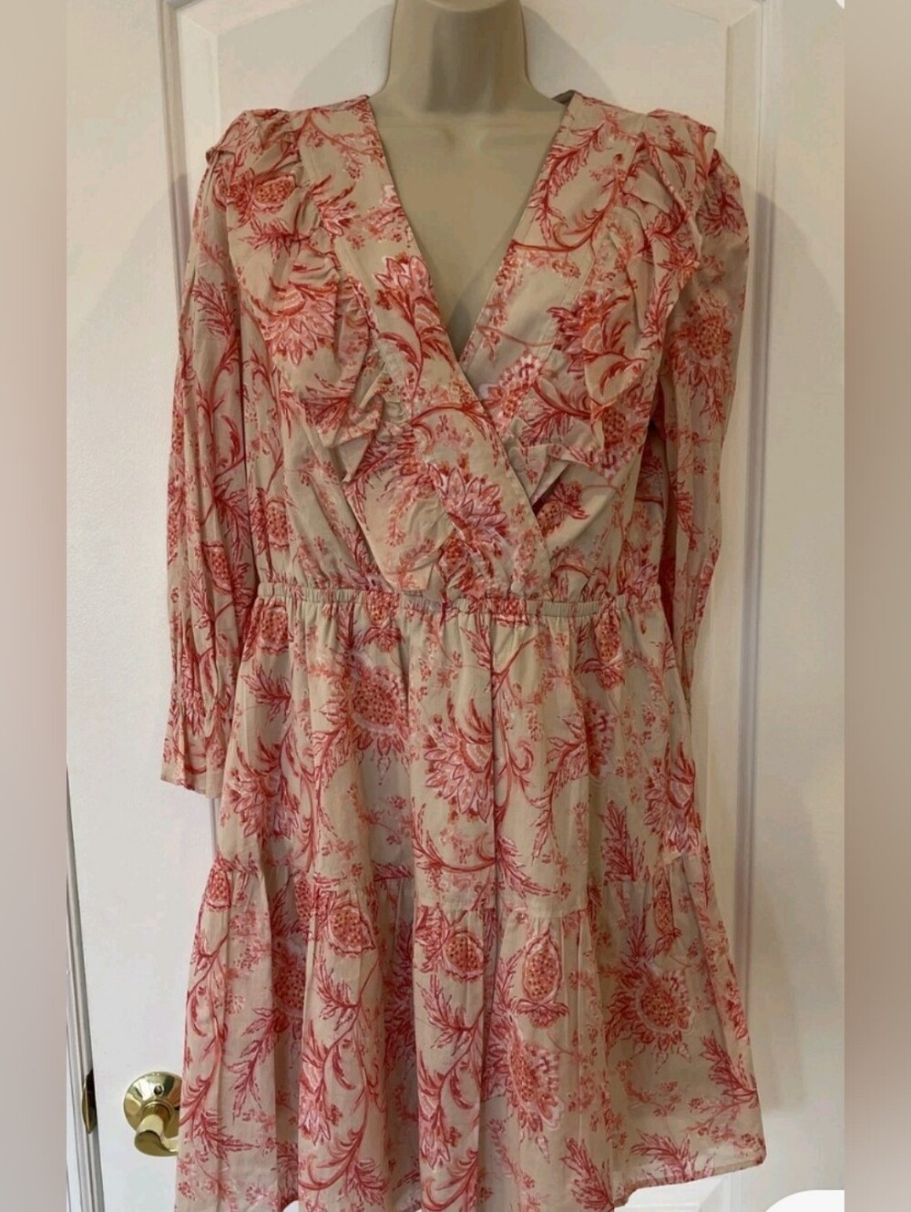 Tommy Hilfiger V Neckline ruffle surplice dress, Midi Size 6, Cottage core